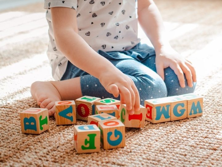 Nauka „od A do Z”. Kiedy wprowadzić dziecko w świat liter?